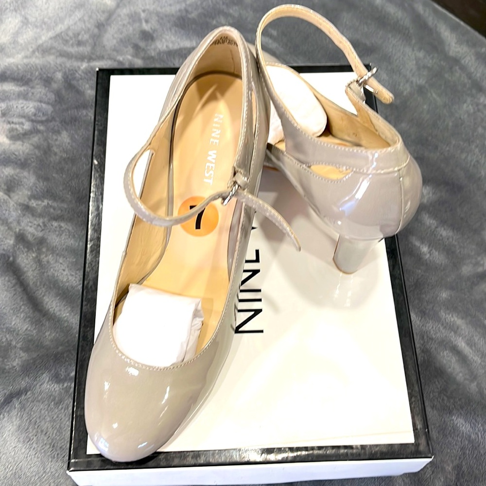 Pump heels